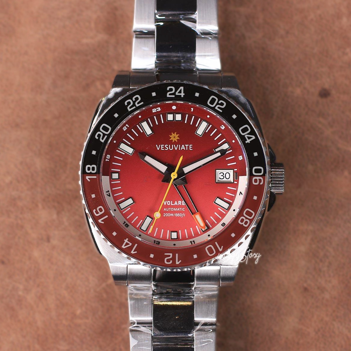 Vesuviate Volare 41mm GMT Red Dial